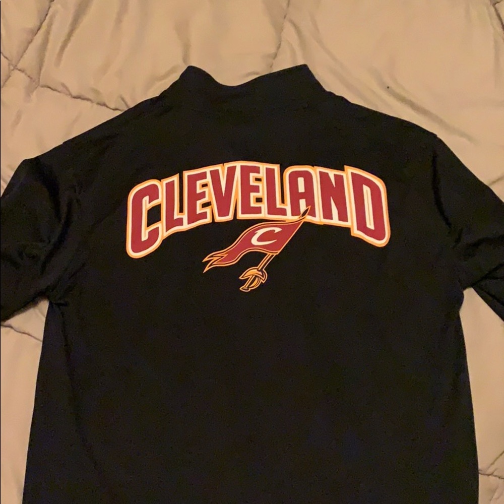 Cleveland Cavs Pullover - Picture 2 of 2